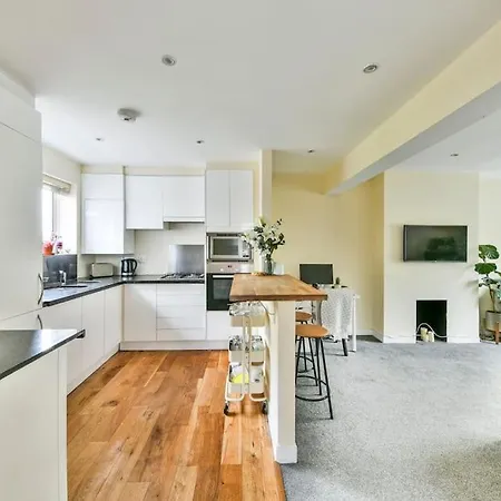 Ladbroke Grove - 2 Bed Near Portobello & Golborne Road *