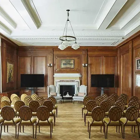 Marriott County Hall Hotel