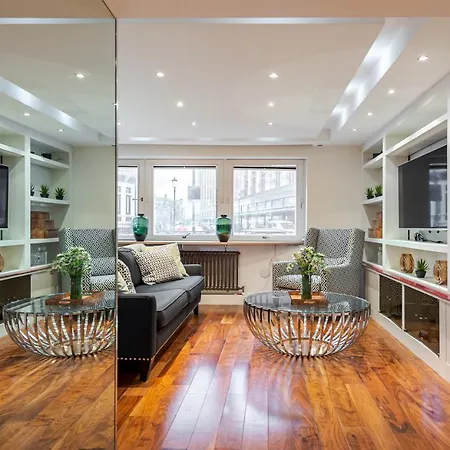 Stylish 2bd Flat Opposite Harrods Prime Location