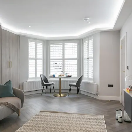 Cozy Elegant In Nevern Square *