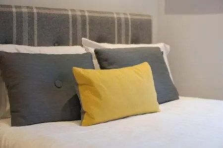 Trendy Hampstead Flat Rh7 *