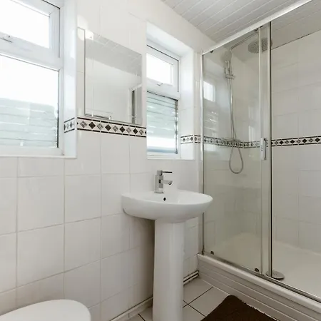 Plaistow Cosy Double - 8 Guest house *