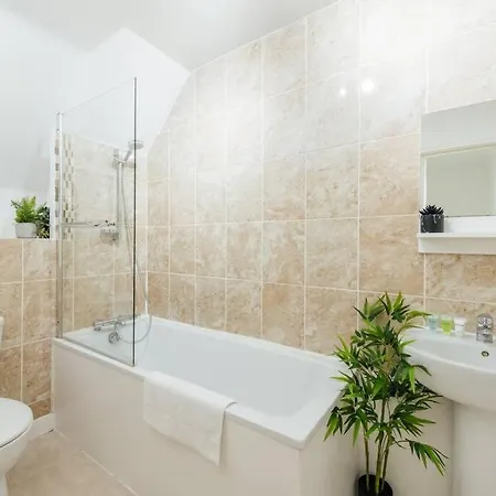 Charming 2 Bedroom Flat In The Heart Of Kings Cross, London