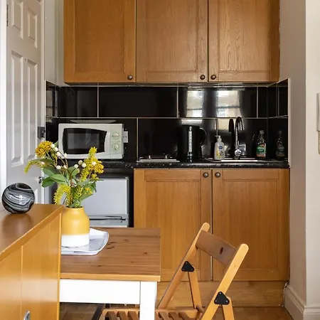 South Kensington Courtfield Gardens studio London