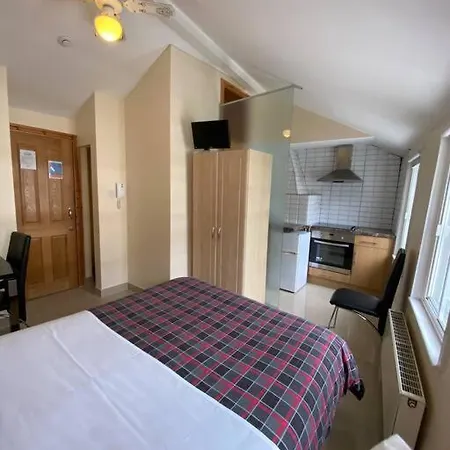 To Let In Covent Garden With Kitchen * London