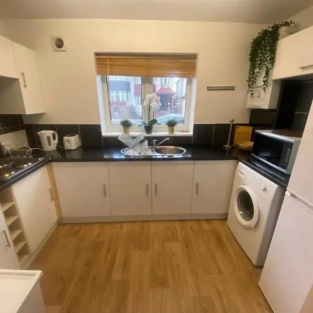 Private House With Free Park For Group Near Wembley Station Holiday home London