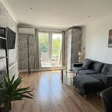 Comfy 2 Bedroom - Finchley Road, Apartment