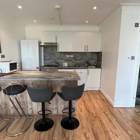 Apartment Comfy 2 Bedroom - Finchley Road, London