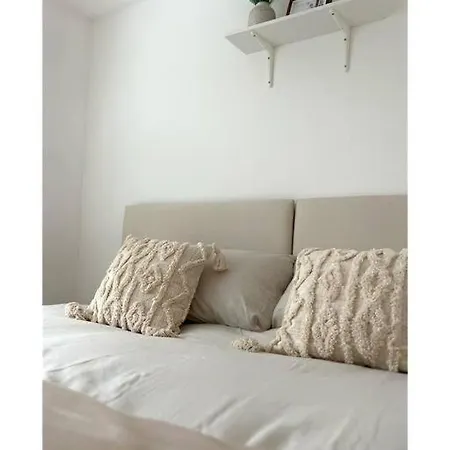 Unique 4 Bed Detached House In East