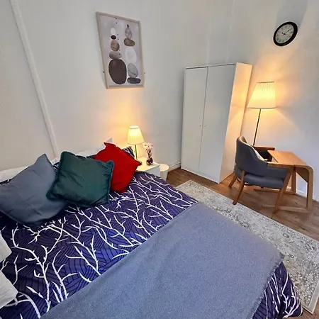 2 Amazing Double In Whitechapel *