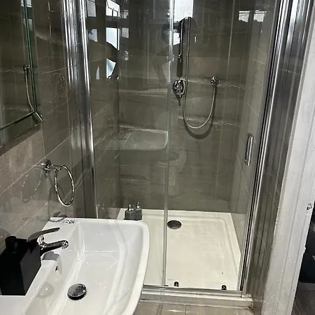Acton 2 Bedroom With Two Bathrooms Apartment
