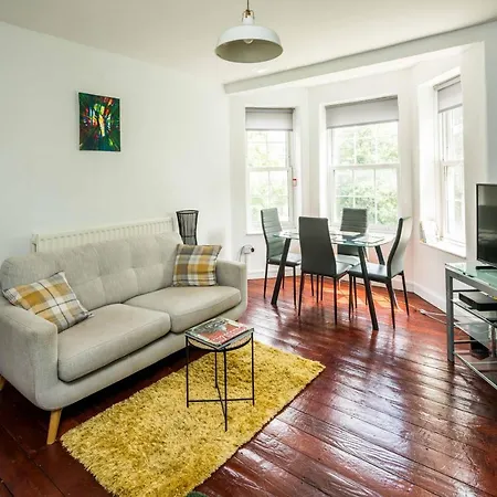 Cosy 3bd For 6 / 6 Beds London
