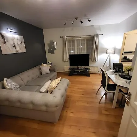 Cozy Luxurious Apartment Edgware