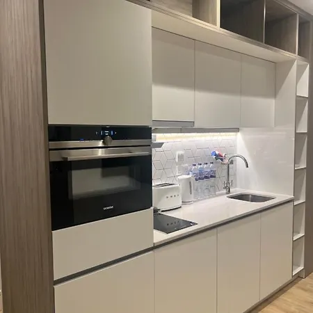 Lhr Apartment London