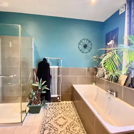 Holiday home 3bed 2bath Poplar Townhouse