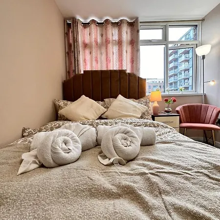 Canary Wharf Single Double And En-suite * Londyn