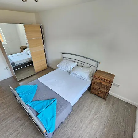 Entire 2 Bed Jasmine Fully Serviced