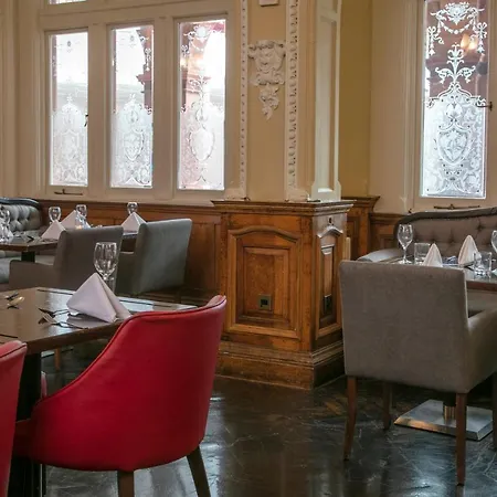 The Crown London, Worldhotels Distinctive Hotel 4*