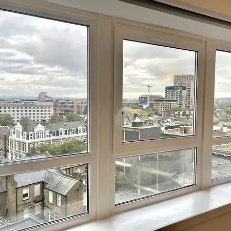 Stunning Royal Arsenal River View *