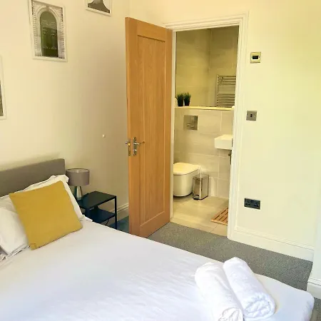 Apartment Stunning 2 Bed 2 Bath Luxury Apartment! *