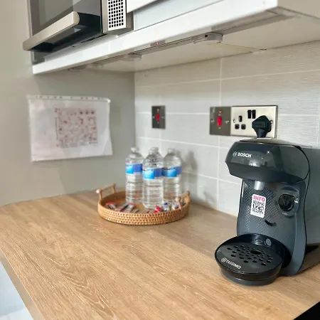 Stunning 2 Bed 2 Bath Luxury Apartment! London
