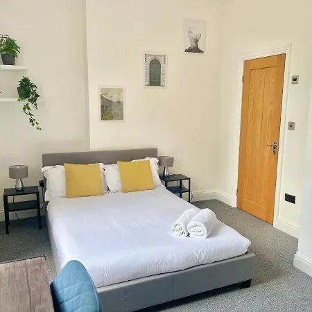 Apartment Stunning 2 Bed 2 Bath Luxury Apartment!