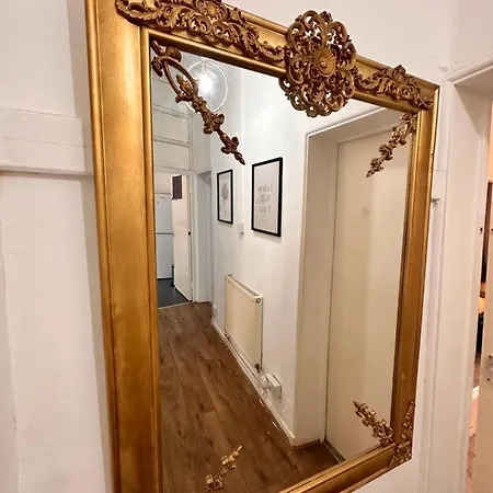 2 Amazing Double In Whitechapel London