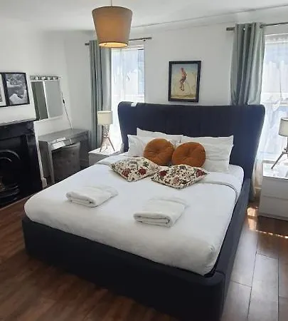 Apartment 66 Station Road