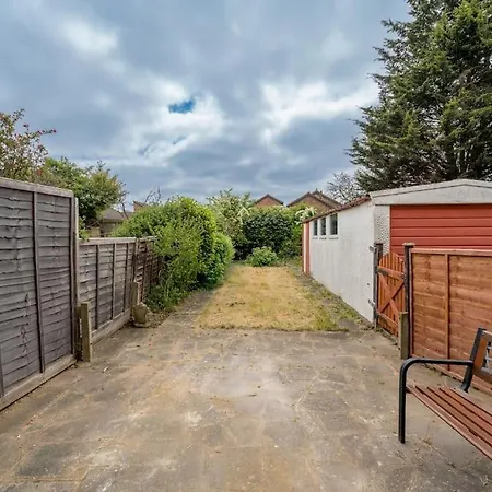 Lux 3bed Near Wembley With Parking By Oceana Group - Sleeps 8 Apartment *