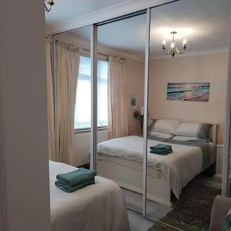 Apartment Wembley 2 Bed/2 Bath Modern Apt *