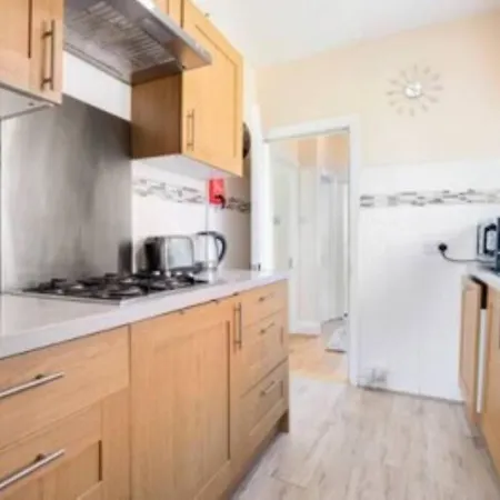 Apartment Wembley 2 Bed/2 Bath Modern Apt *