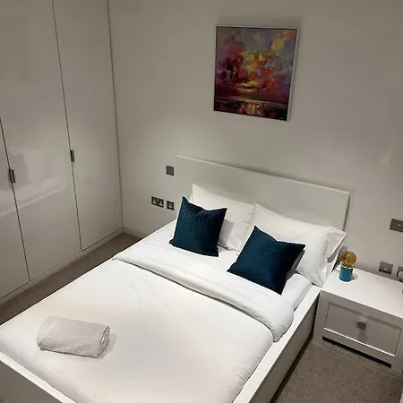 Beautiful 2 Bed Flat In Finchley Road, Camden * Londyn