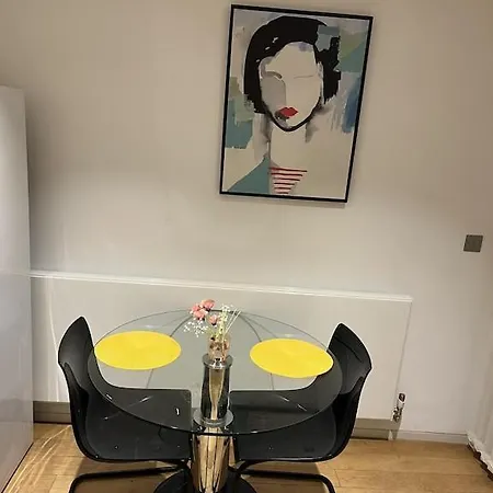 Beautiful 2 Bed Flat In Finchley Road, Camden *