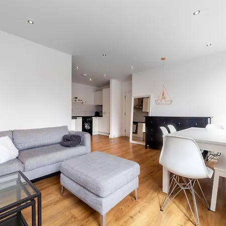 Modern And Bright 2 Bdr Flat In Clapham Common