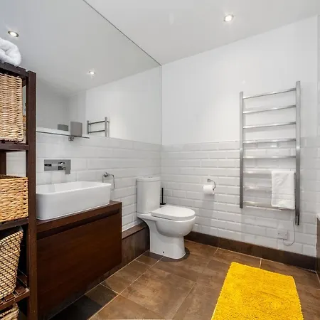 Modern And Bright 2 Bdr Flat In Clapham Common