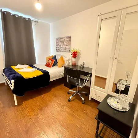 Stratford Luxury House: Spacious Garden Retreat Near Westfield Apartment London