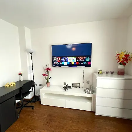 Apartment Stratford Luxury House: Spacious Garden Retreat Near Westfield London