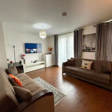 Stratford Luxury House: Spacious Garden Retreat Near Westfield * London