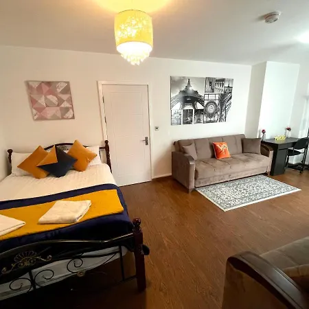 Apartment Stratford Luxury House: Spacious Garden Retreat Near Westfield London