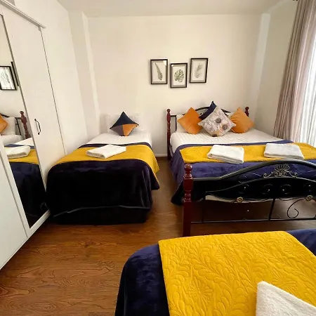 Apartment Stratford Luxury House: Spacious Garden Retreat Near Westfield London