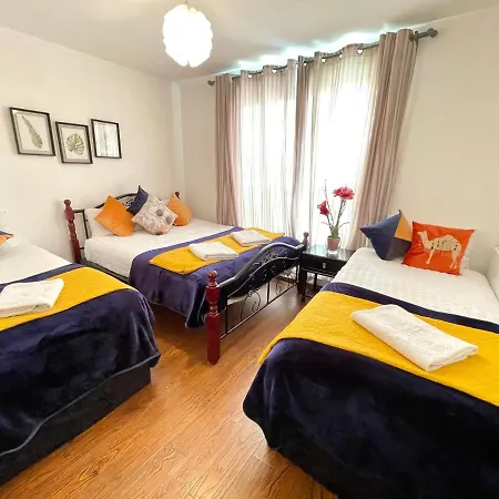 Apartment Stratford Luxury House: Spacious Garden Retreat Near Westfield London
