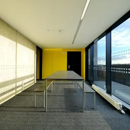 Apartment For Students Only Spacious At Flinders House Located In *