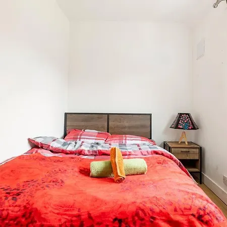Spacious 3bhk Near Heathrow Holiday home *
