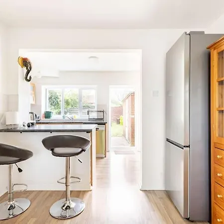 Spacious 3bhk Near Heathrow *