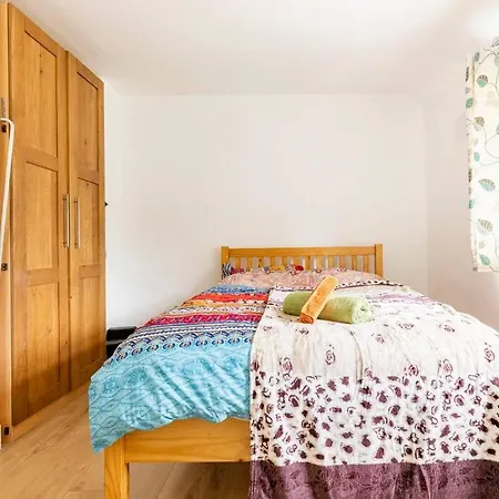 Spacious 3bhk Near Heathrow Holiday home *