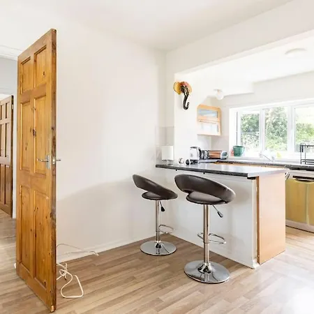 Spacious 3bhk Near Heathrow * Cranford