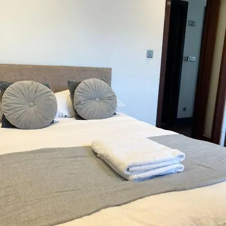 Kensington Heights Apartment London