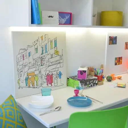 For Students Only Spacious At Flinders House Located In *