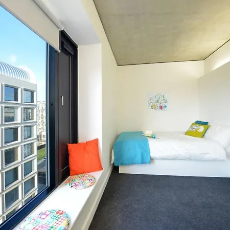 Apartment For Students Only Spacious At Flinders House Located In London