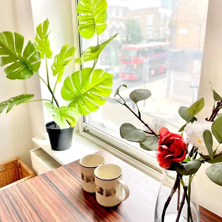 Archway Station Big Bedroom Flat * London
